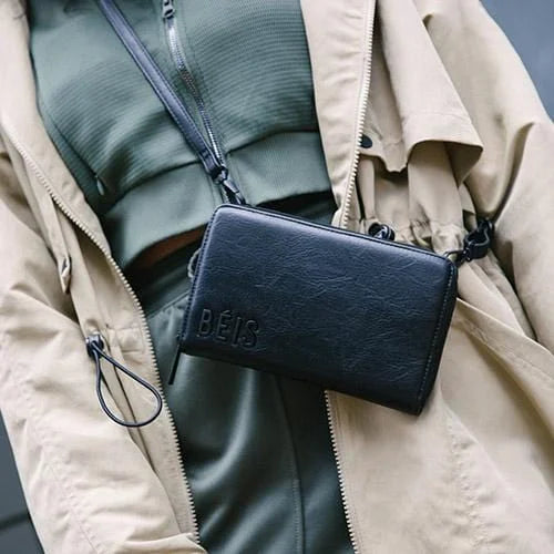 The Travel Wallet in Black