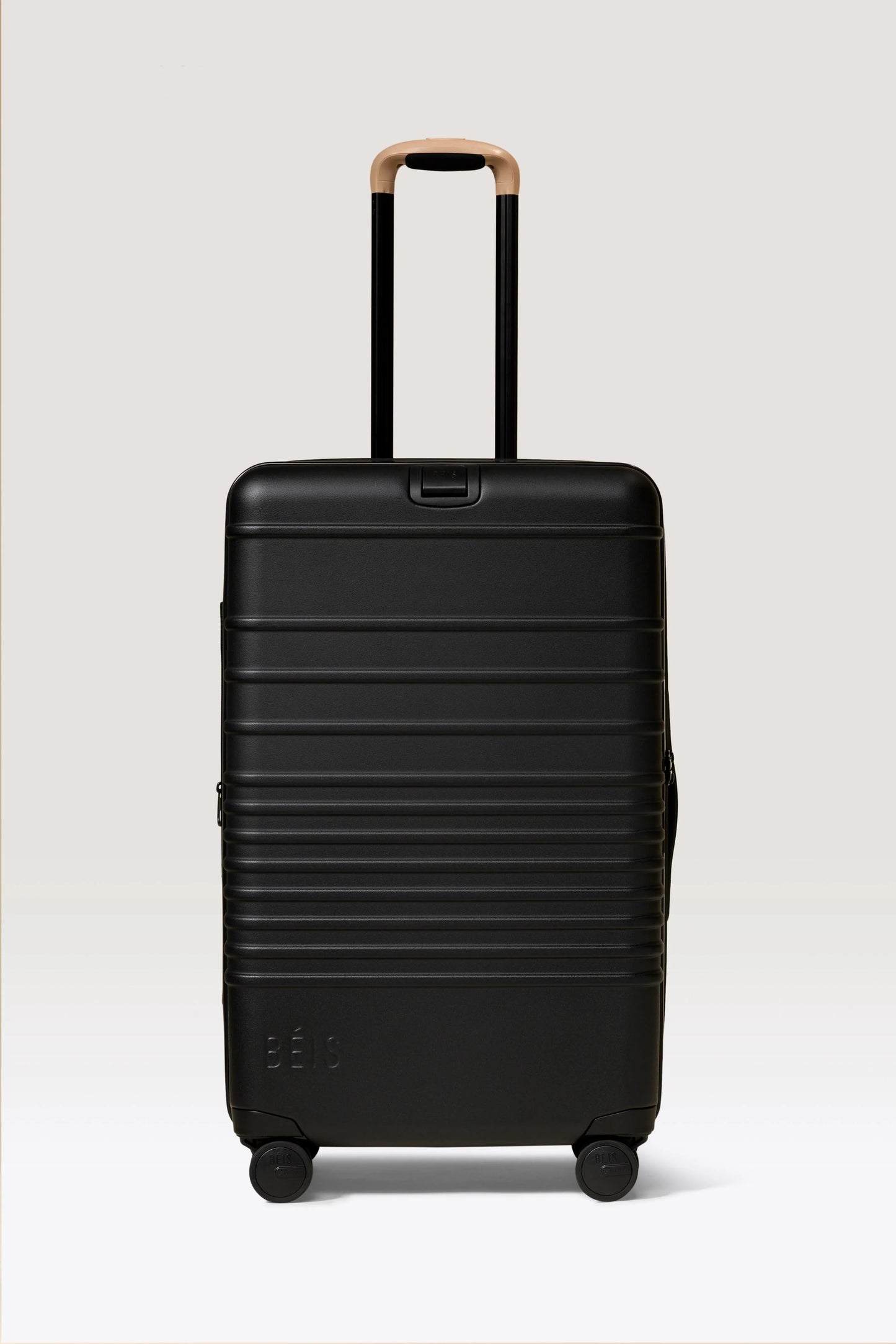 The Medium Check-In Roller in Black