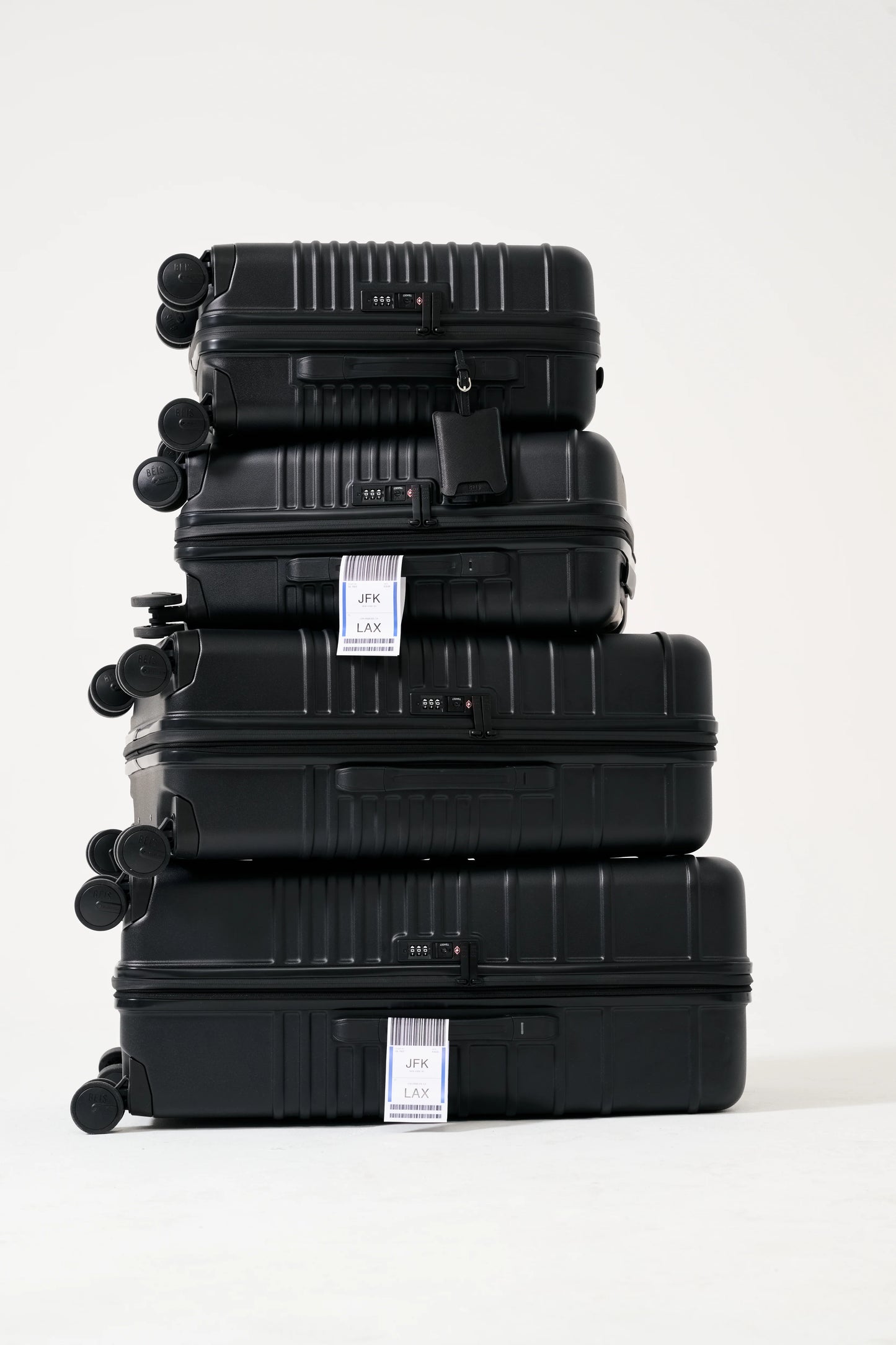 The Small Carry-On Roller in Black