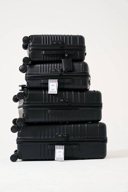The Medium Check-In Roller in Black